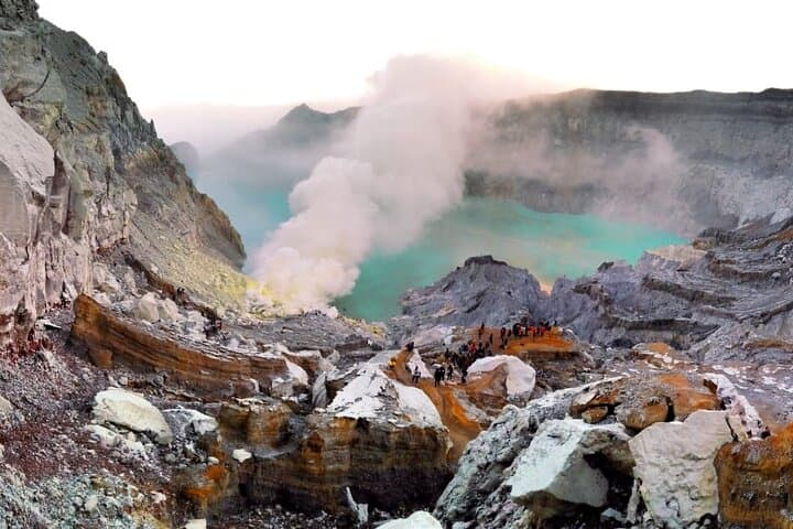 Bromo & Ijen Private Tour from Bali — Blue Fire and Sunrise Volcano Trek photo 4
