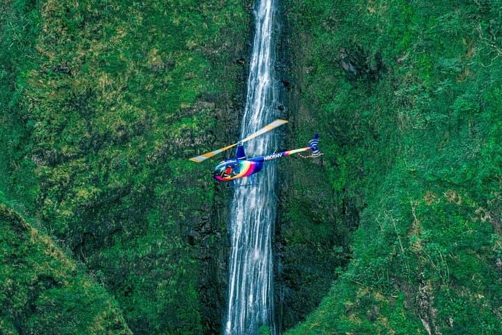 Discover Oahu from Above: 45-Minute Isle Sights Unseen Helicopter Tour