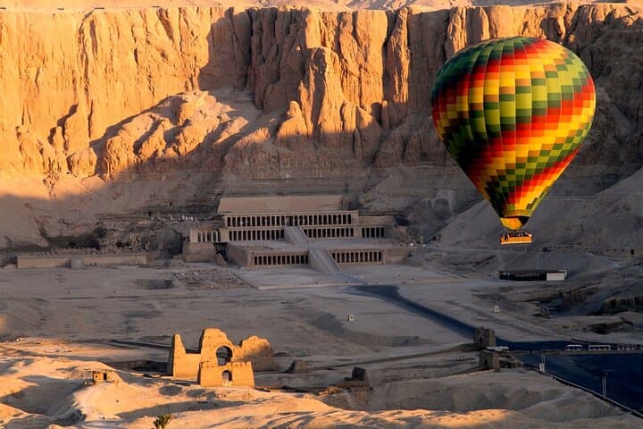Sunrise Hot Air Balloon Ride Over Luxor and the Nile photo 4
