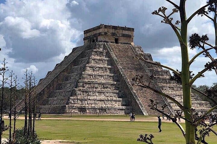 Chichén Itzá Day Trip from Cancun: Guided Tour, Cenote Swim & Valladolid Visit photo 3
