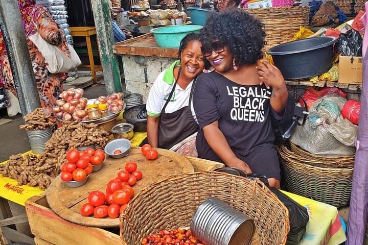 Accra Walking Tour: Markets, Monuments and a Coastal Lunch photo 6