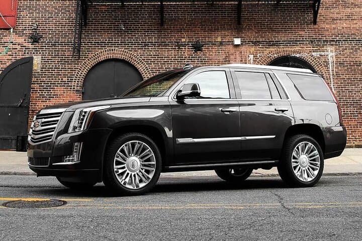 Luxury SUV Transfer from Chicago to O'Hare (ORD) — Private Chauffeur Service photo 2