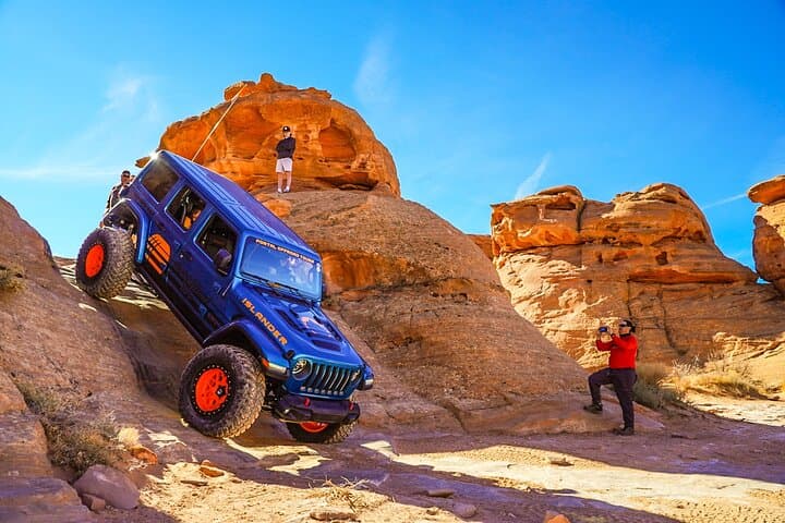 Thrill and Terrain: Off-Road Jeep Adventure in Moab’s Red Rock Playground photo 3