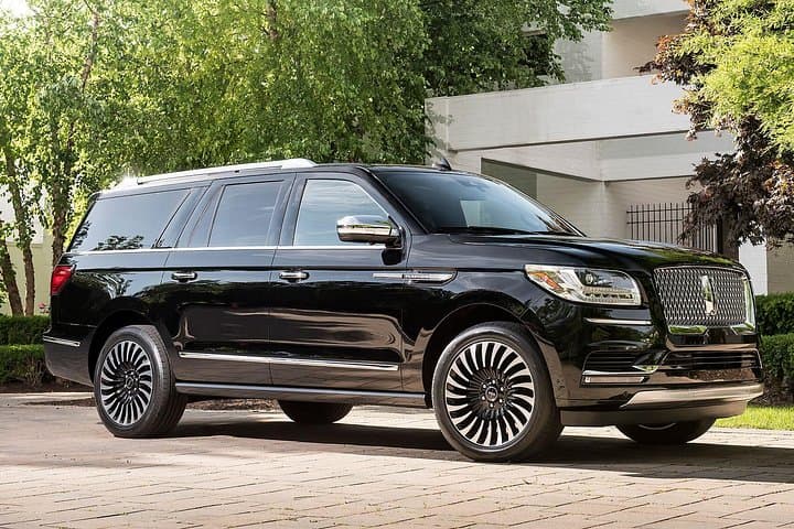 Private DFW Airport Luxury Van Transfer to Dallas — Meet & Greet Service photo 2