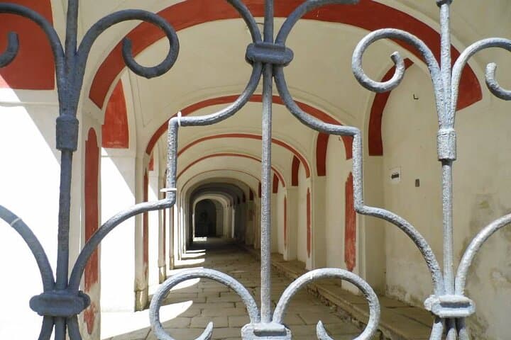 Private Day Trip to Telč & Třebíč from Prague — UNESCO Squares and Historic Quarters photo 3