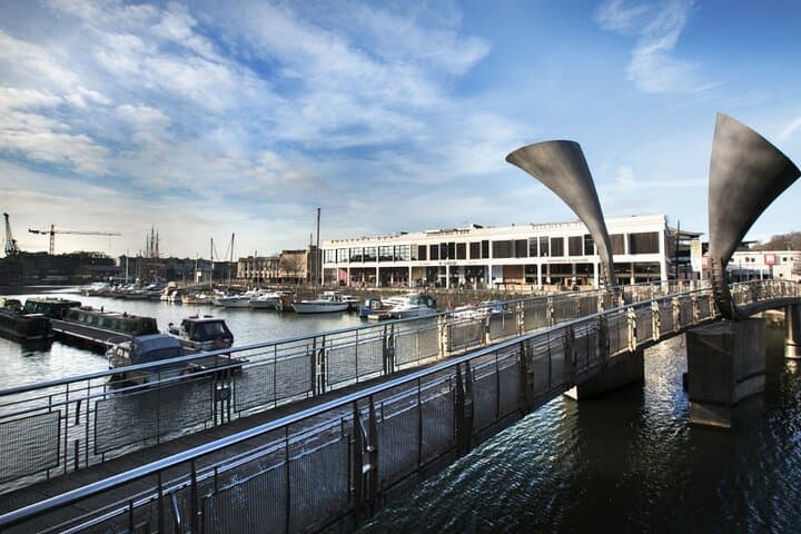 Exploring Bristol Old City and Harbour: A Guided 2-Hour Walking Tour