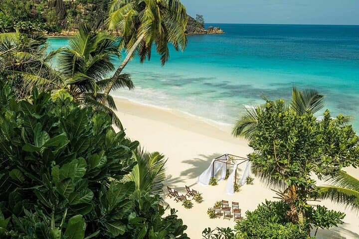 Private Dinner Transfer to Mahé's Luxury Hotels — Hilton, Kempinski, Four Seasons & More photo 4