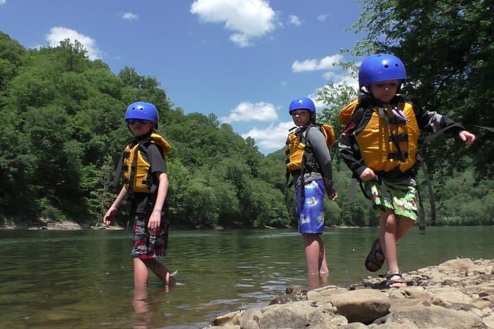 Family Rafting on the Upper New River Gorge: Gentle Class I–II Adventure for Kids and Adults