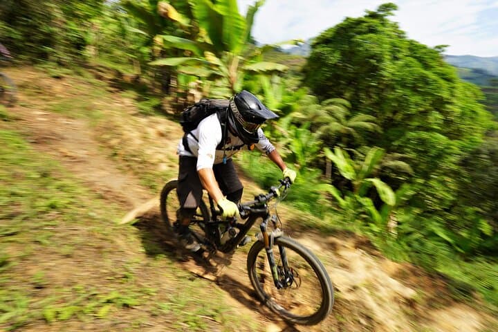 2-Day Enduro Mountain Biking: Hieleros to Mamarumi, Ecuador photo 2