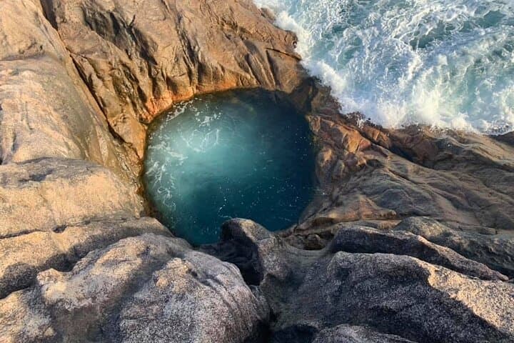 Mahé Rock Pool Private Hike: Half-Day Trek to the Rock Pool
