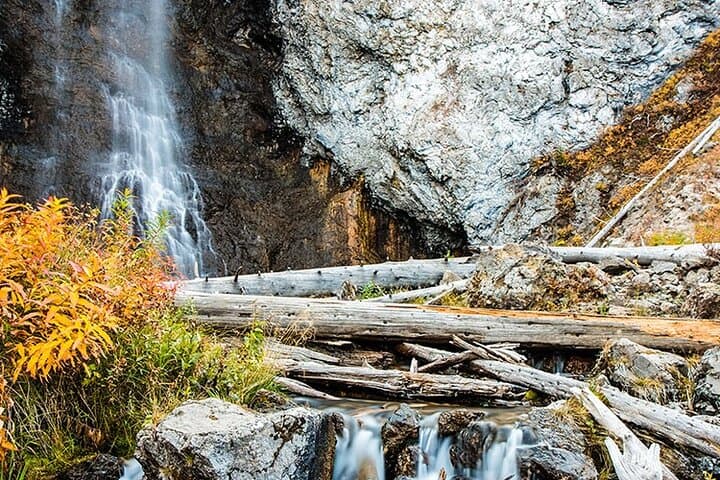 Fairy Falls Day Hike: Grand Prismatic & Waterfall Trek in Yellowstone photo 2