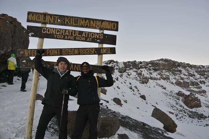 6-Day Lemosho Route Kilimanjaro Climb — Guided Summit to Uhuru Peak