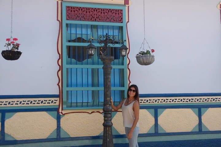 Climb La Piedra del Peñol and Explore Colourful Guatapé — Day Trip from Medellín photo 3