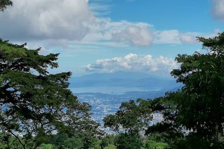 San Salvador Volcano & Suchitoto Day Tour: El Boquerón Crater and Colonial Streets photo 3