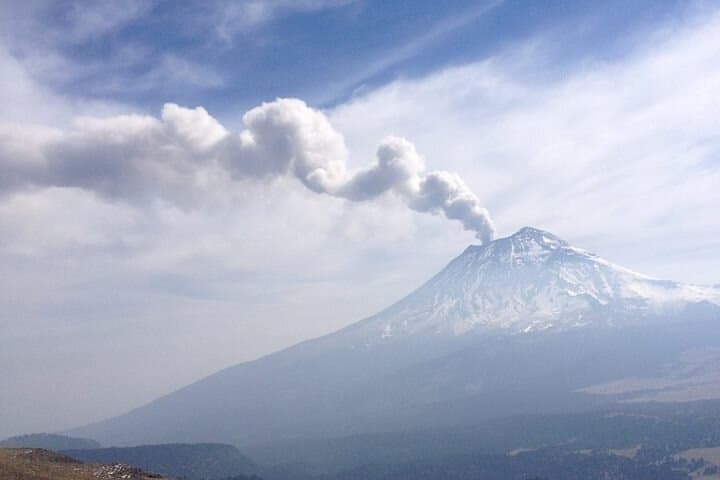 Paso de Cortés Trek — Iztaccíhuatl & Popocatépetl Day Trek from Mexico City photo 5