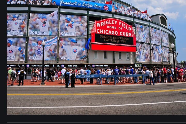 Explore Chicago: Private Custom City Tour with Hotel Pick Up photo 3
