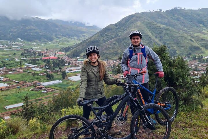 Cusco Mountain Bike Tour to Yuncaypata with Ceviche Experience photo 3