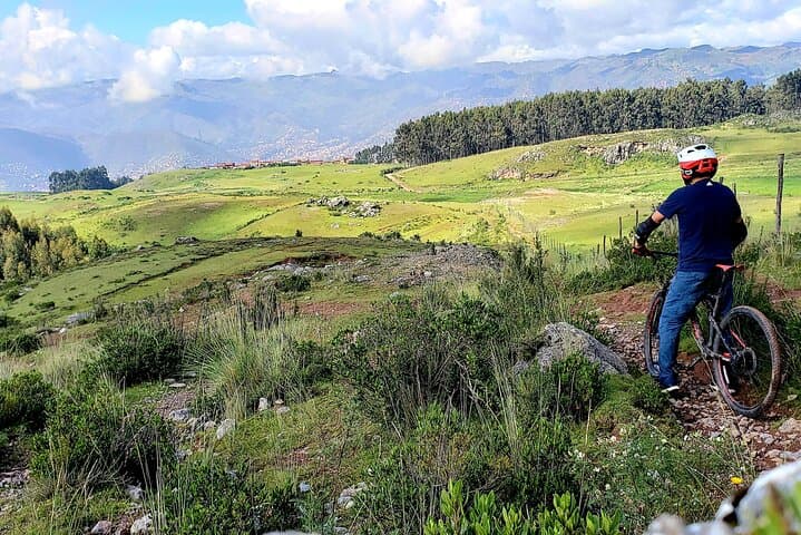 Cusco Mountain Bike Tour to Yuncaypata with Ceviche Experience photo 4