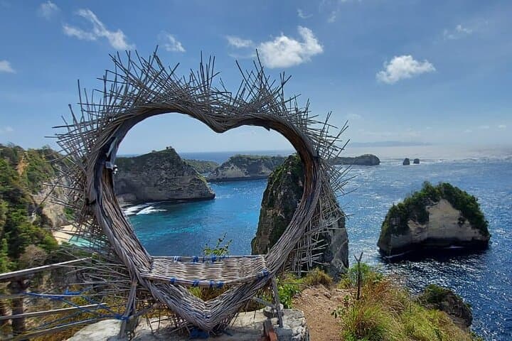 eastern-nusa-penida-beaches-diamond-atuh-full-day-private-tour photo 4