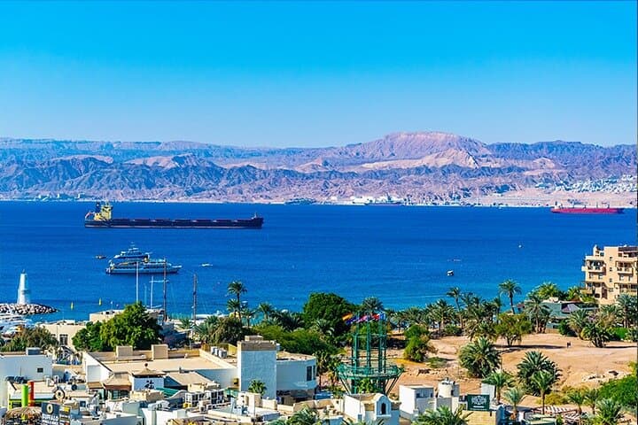 Aqaba Red Sea Day Trip from Wadi Rum — Private Full-Day Beach & Snorkeling photo 2