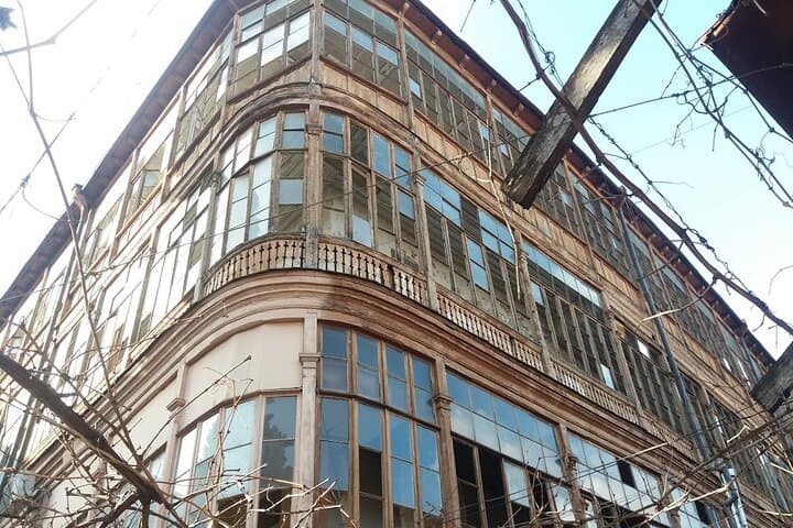 Tbilisi Old Town Walking Tour: Narikala, Sulfur Baths & Wine Tasting photo 3