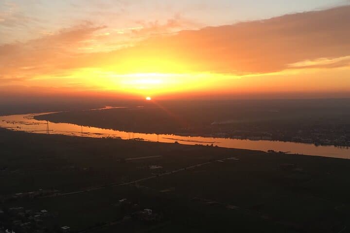 Sunrise Hot-Air Balloon Over Luxor: Ancient Egypt from the Sky photo 4