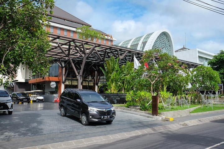 Door-to-Door Private Bali Hotel Transfer: Kuta, Seminyak, Ubud & Beyond photo 2