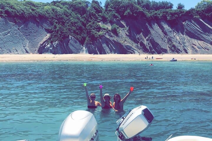 Biarritz Boat Day: Turquoise Coves, Snorkeling & Saint-Jean-de-Luz Bay