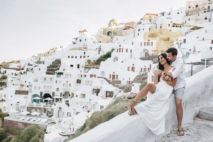 Santorini Private Photoshoot: Capture Oia & Fira with a Local Photographer