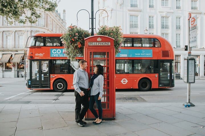 Expert-Led London Private Photoshoot: Capture Iconic Moments on the Thames and Beyond photo 1