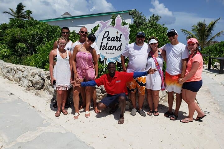 Half Day Snorkeling and Harbour Tour at Goodman's Bay, Bahamas photo 5