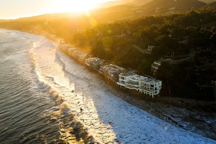 Experience the Ultimate 65-Minute Helicopter Tour Over Los Angeles photo 6