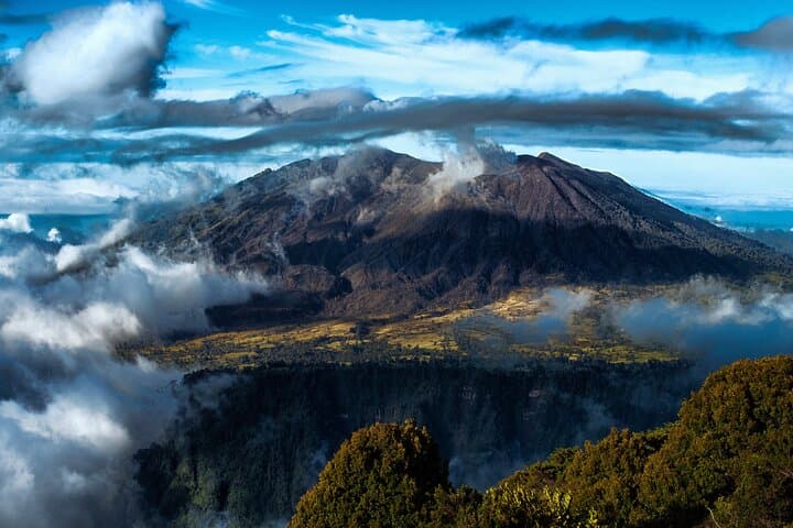 Irazú Volcano Half-Day Tour: Crater Rim Views and Basilica Pilgrimage photo 3