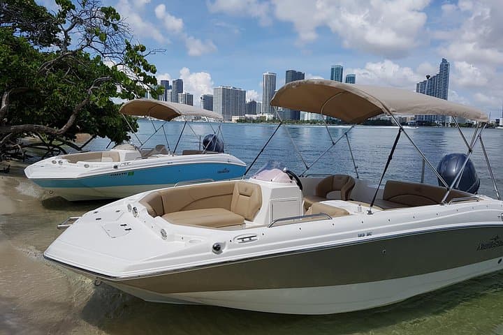 Miami Self-Drive Boat Rental on Biscayne Bay — Rent a 20ft Boat photo 4