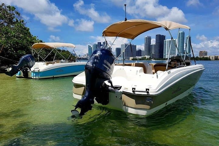 Miami Self-Drive Boat Rental on Biscayne Bay — Rent a 20ft Boat