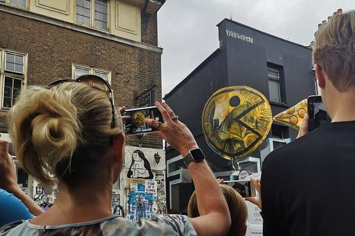 Shoreditch Street Art Walking Tour and Stencil Workshop in London photo 4