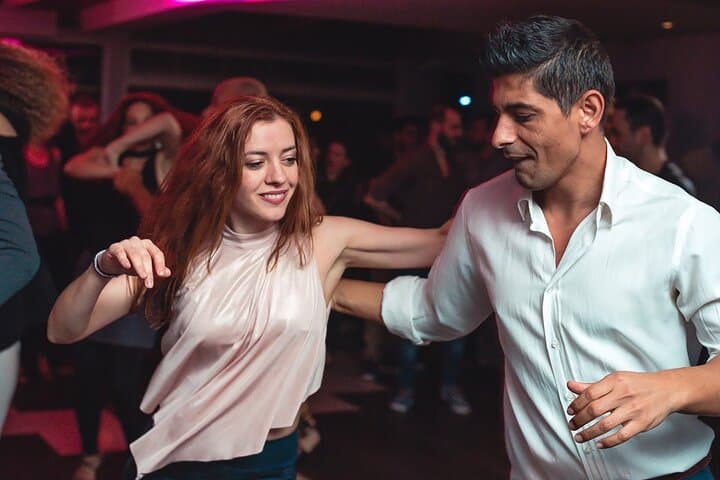Learn Salsa in London: 90-Minute Social Dance Experience for All Levels photo 4