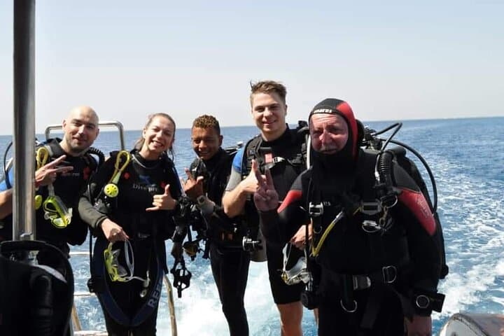 Introductory Red Sea Diving in Hurghada — 2-Stop Beginner Boat Dive with Lunch photo 6