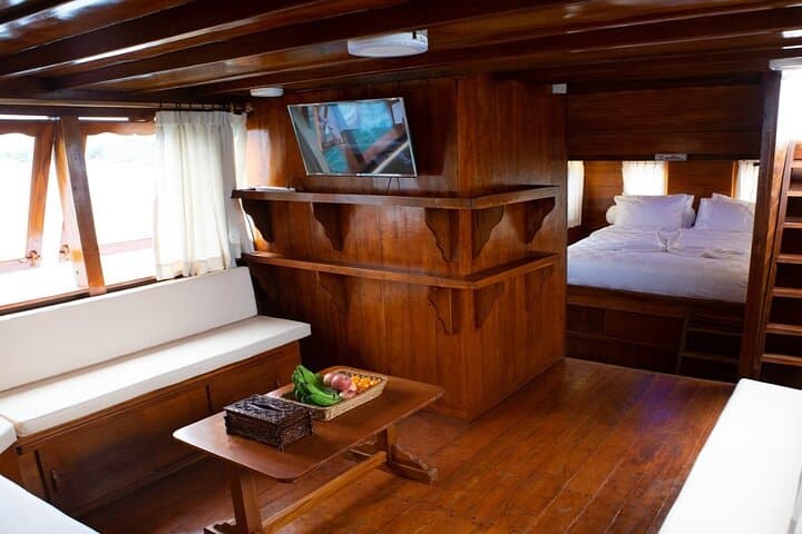3-Day Komodo Private Phinisi Cruise: Padar Hike, Pink Beach & Manta Snorkel