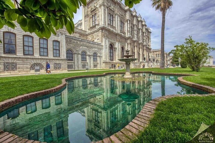 Private Bosphorus Cruise & Dolmabahce Palace: Luxury Day Tour in Istanbul photo 6