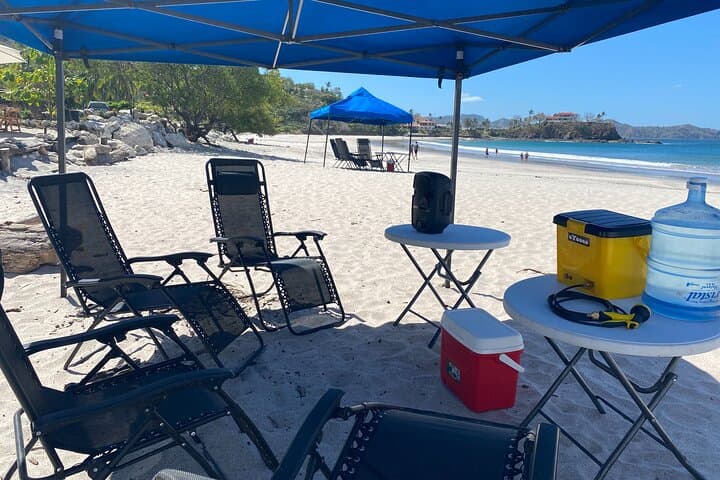 VIP Flamingo Beach Full-Day Rental — Shade, Service & Shorefront Comfort photo 5