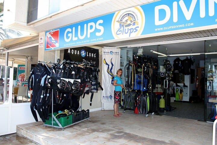 Beginner Scuba Diving in Cambrils — Costa Dorada Intro Dive with Hotel Pickup photo 2