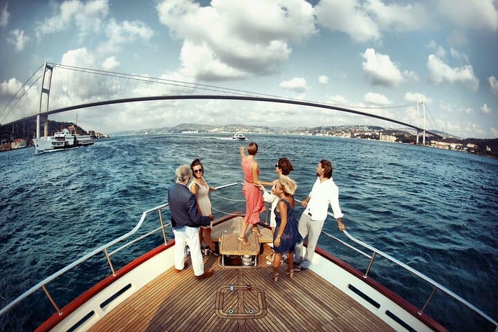 Private Bosphorus Cruise & Dolmabahce Palace: Luxury Day Tour in Istanbul photo 2