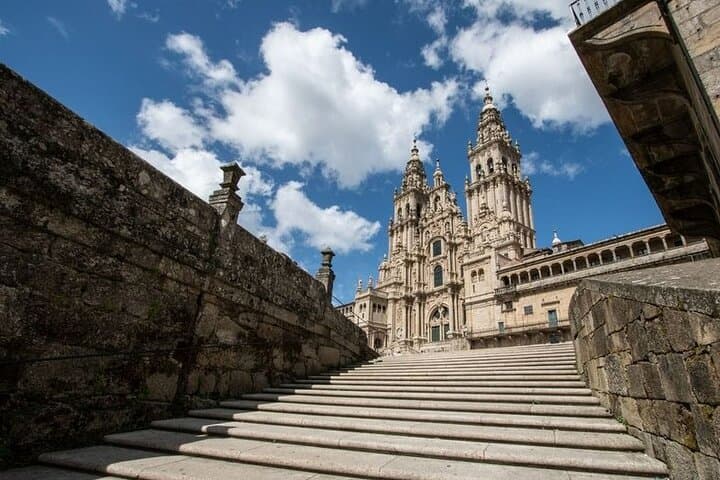 7-Day Camino Francés from Sarria — Last 110 km Pilgrimage to Santiago de Compostela photo 4