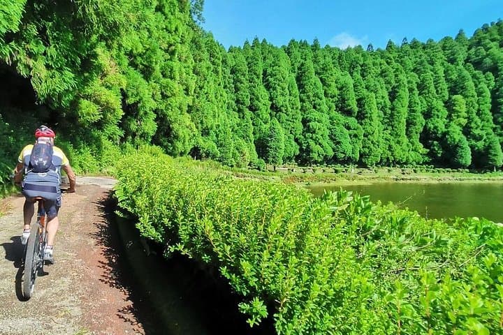 Private E‑Bike Tour of Sete Cidades Volcano Rim with Panoramic Lake Views photo 1