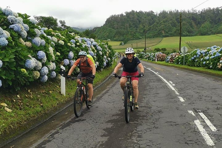 Private E‑Bike Tour of Sete Cidades Volcano Rim with Panoramic Lake Views photo 3