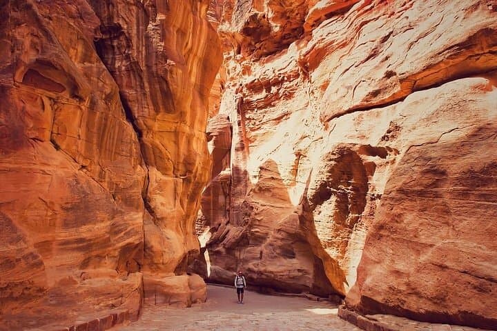 Full-Day Petra Tour: Explore Al-Khazneh, the Siq & Nabataean Ruins photo 4