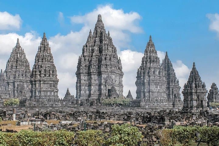 Cycle Prambanan: Half-Day Bike Tour to Prambanan & Boko Temple