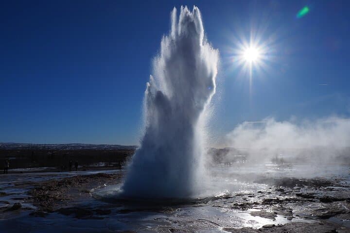 Golden Circle Private Full-Day Tour from Reykjavík: Geysir, Gullfoss & Þingvellir photo 4