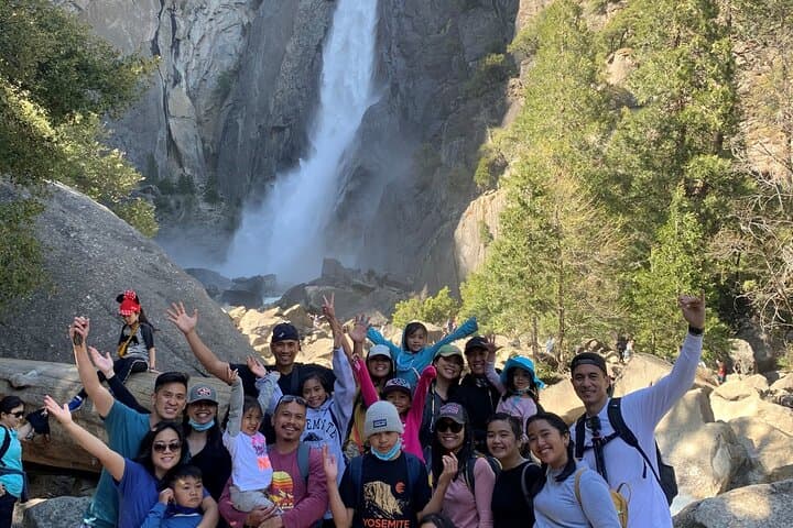 Private Yosemite Bus Tour with Hotel Pickup — Full-Day Custom Yosemite Valley Experience photo 4